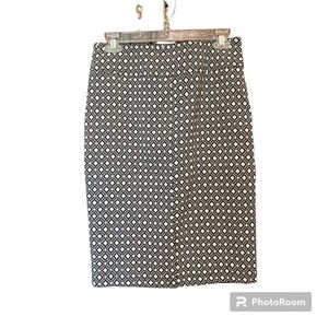 Stretchy Black and White Small pencil Skirt
